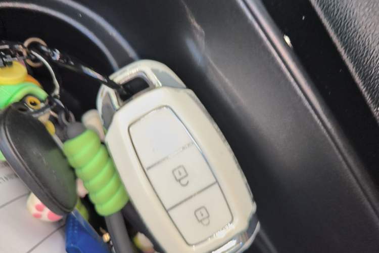 Used Hyundai Elantra 2023 1.5L CVT LUX Prestige Edition Vehicle Key