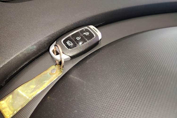 Used Hyundai Elantra 2023 1.5L CVT GLX Elite Edition Vehicle Key