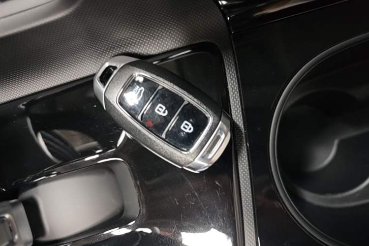 Used Hyundai Elantra 2023 1.5L CVT GLX Elite Edition Vehicle Key