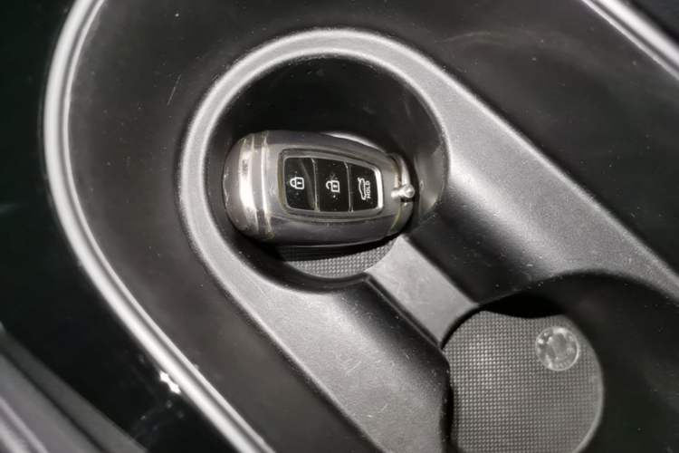 Used Hyundai Elantra 2023 1.5L CVT GLX Elite Edition Vehicle Key