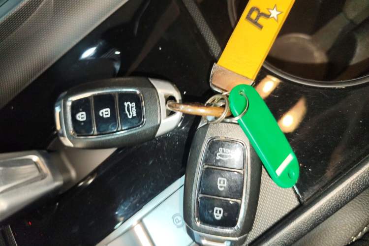 Used Hyundai Elantra 2023 1.5L CVT GLX Elite Edition Vehicle Key