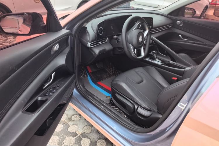 Used Hyundai Elantra 2023 1.5L CVT GLX Elite Edition Driver Seat