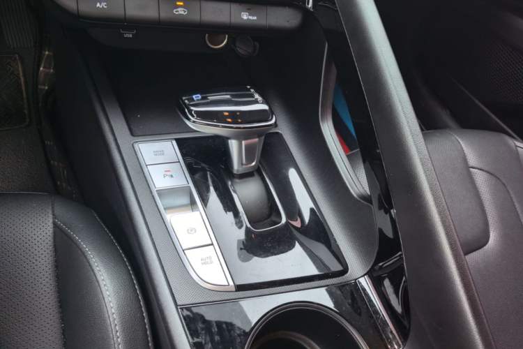 Used Hyundai Elantra 2023 1.5L CVT GLX Elite Edition Gear Lever