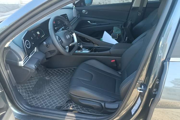 Used Hyundai Elantra 2023 1.5L CVT GLX Elite Edition Left Front Seat