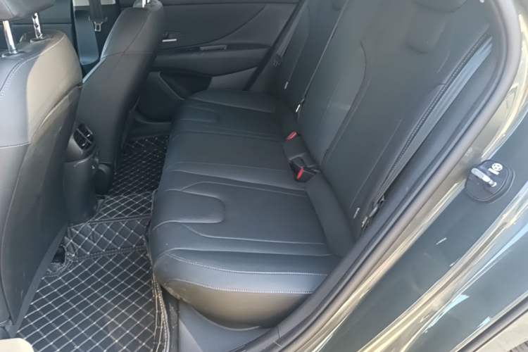 Used Hyundai Elantra 2023 1.5L CVT GLX Elite Edition Left Rear Seat