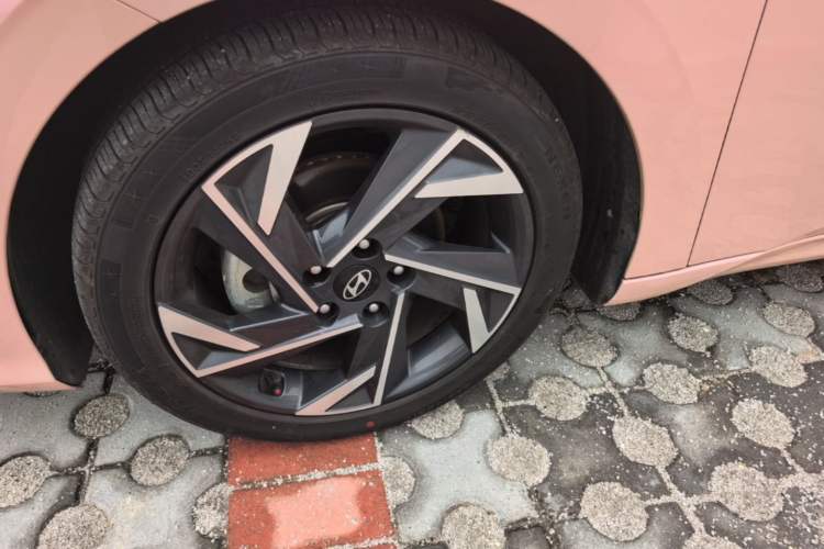 Used Hyundai Elantra 2023 1.5L CVT GLX Elite Edition Left Front Wheel Hub