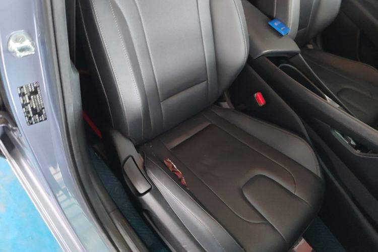 Used Hyundai Elantra 2023 1.5L CVT GLX Elite Edition Right Front Seat