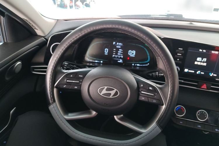 Used Hyundai Elantra 2023 1.5L CVT GLX Elite Edition Steering Wheel