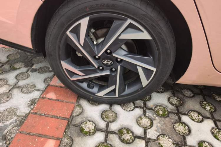 Used Hyundai Elantra 2023 1.5L CVT GLX Elite Edition Right Rear Wheel Hub