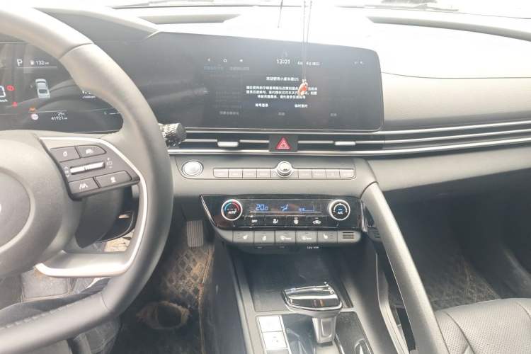 Used Hyundai Elantra 2023 1.5L CVT LUX Prestige Edition Audio And AC Panel