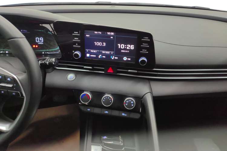 Used Hyundai Elantra 2023 1.5L CVT GLX Elite Edition Audio And AC Panel