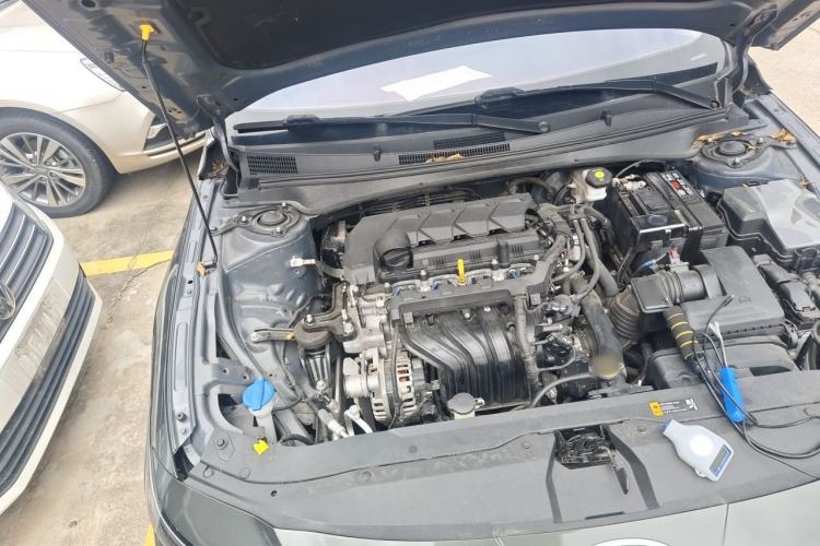 Used Hyundai Elantra 2023 1.5L CVT LUX Prestige Edition Engine Bay Right