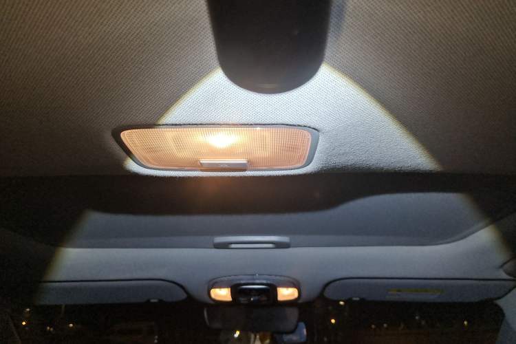 Used Hyundai Elantra 2023 1.5L CVT GLX Elite Edition Headliner