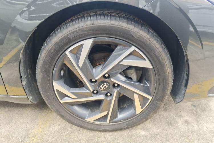 Used Hyundai Elantra 2023 1.5L CVT LUX Prestige Edition Right Front Wheel Hub