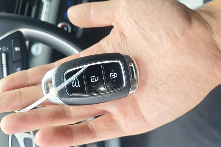 Used Hyundai Elantra 2023 1.5L CVT LUX Prestige Edition Vehicle Key