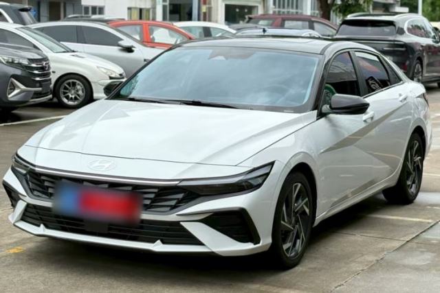 Used Hyundai Elantra 2023 1.5L CVT LUX Prestige Edition
