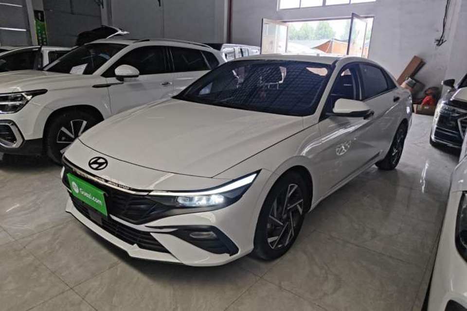 Hyundai Elantra 2023