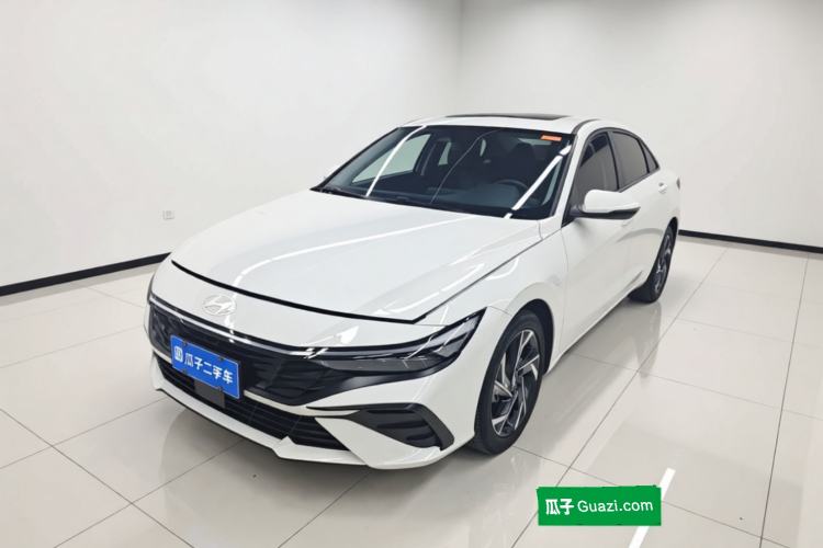 Hyundai Elantra 2023 1.5L CVT LUX Prestige Edition