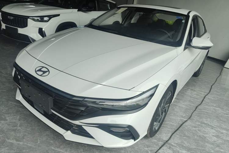 Używany Hyundai Elantra 2023 1.5L CVT GLX Elite Edition Guazi used car, China used car export, Used car for sale, Used  cars, Cheapest cars for sale