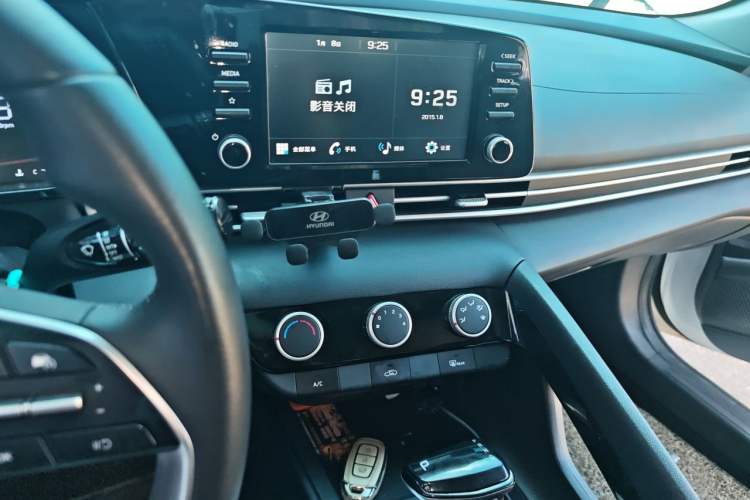 Used Hyundai Elantra 2023 1.5L CVT GLX Elite Edition Audio And AC Panel
