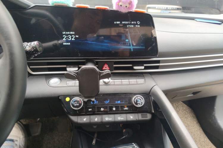 Used Hyundai Elantra 2023 1.5L CVT LUX Prestige Edition Audio And AC Panel