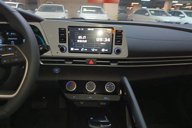 Used Hyundai Elantra 2023 1.5L CVT GLX Elite Edition Audio And AC Panel