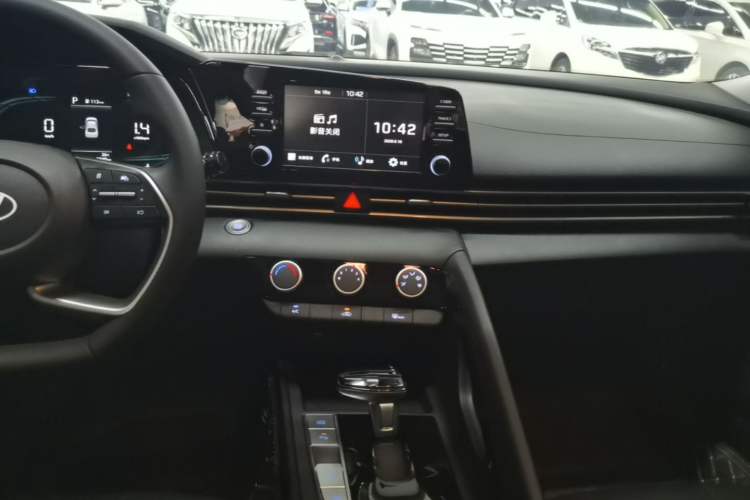 Used Hyundai Elantra 2023 1.5L CVT GLX Elite Edition Audio And AC Panel
