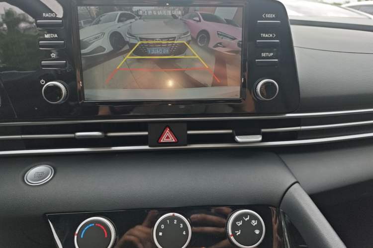 Used Hyundai Elantra 2023 1.5L CVT GLX Elite Edition Audio And AC Panel