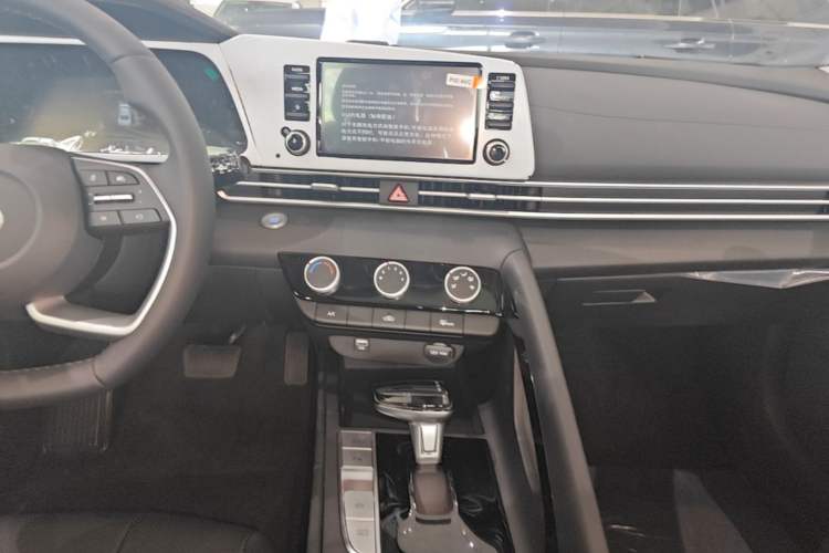 Used Hyundai Elantra 2023 1.5L CVT GLX Elite Edition Audio And AC Panel