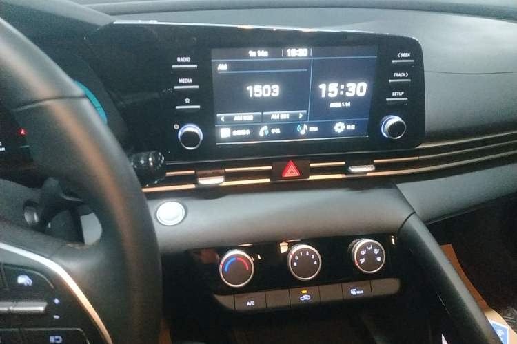 Used Hyundai Elantra 2023 1.5L CVT GLX Elite Edition Audio And AC Panel
