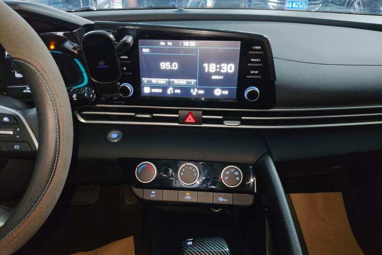 Used Hyundai Elantra 2023 1.5L CVT GLX Elite Edition Audio And AC Panel