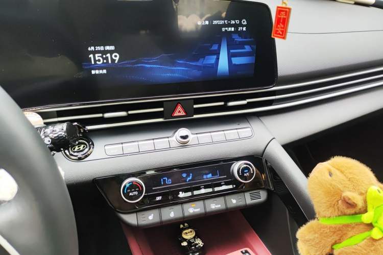 Used Hyundai Elantra 2023 1.5L CVT LUX Prestige Edition Audio And AC Panel