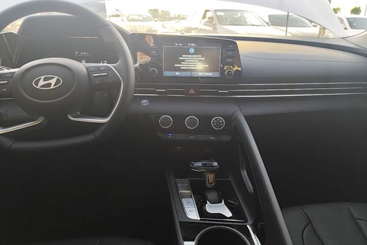 Used Hyundai Elantra 2023 1.5L CVT GLX Elite Edition Audio And AC Panel