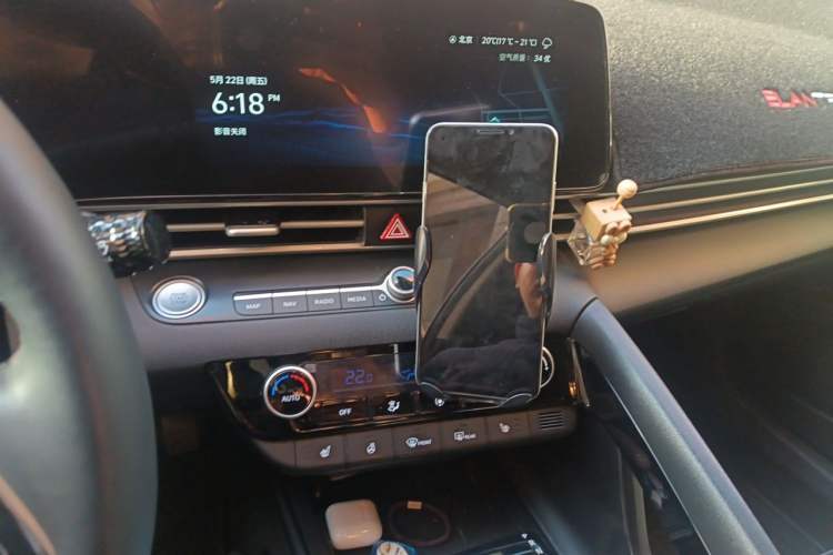 Used Hyundai Elantra 2023 1.5L CVT LUX Prestige Edition Audio And AC Panel