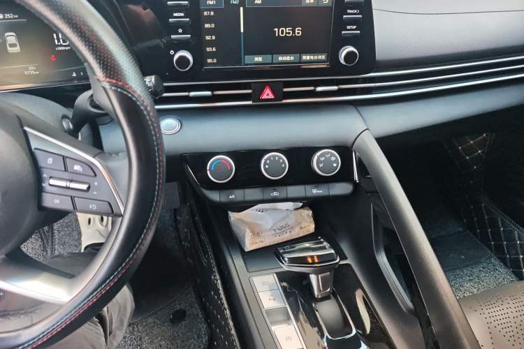 Used Hyundai Elantra 2023 1.5L CVT GLX Elite Edition Audio And AC Panel