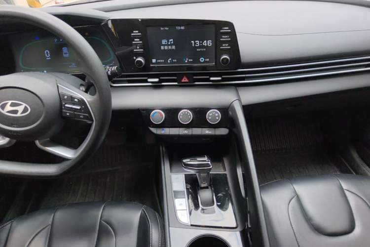 Used Hyundai Elantra 2023 1.5L CVT GLS Leading Edition Audio And AC Panel