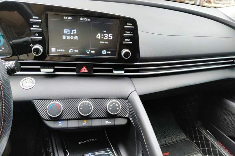 Used Hyundai Elantra 2023 1.5L CVT GLX Elite Edition Audio And AC Panel