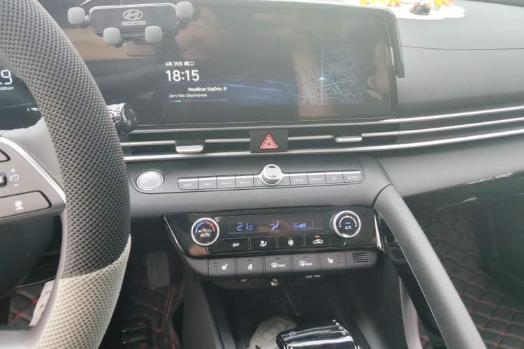 Used Hyundai Elantra 2023 1.5L CVT LUX Prestige Edition Audio And AC Panel