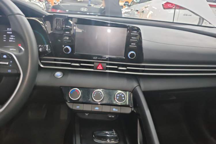 Used Hyundai Elantra 2023 1.5L CVT GLX Elite Edition Audio And AC Panel