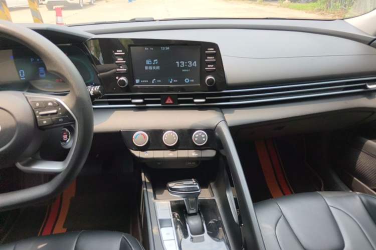 Used Hyundai Elantra 2023 1.5L CVT GLS Leading Edition Audio And AC Panel