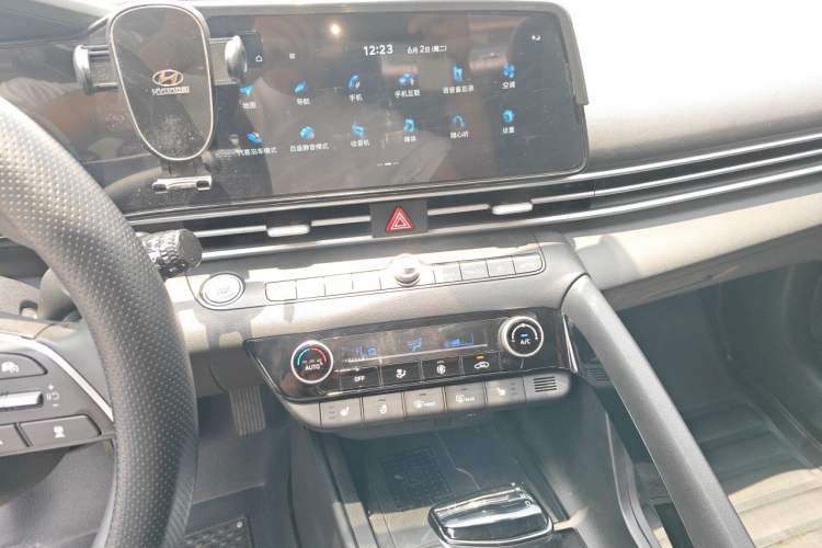 Used Hyundai Elantra 2023 1.5L CVT LUX Prestige Edition Audio And AC Panel