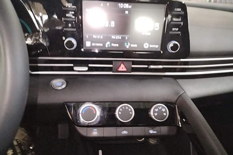 Used Hyundai Elantra 2023 1.5L CVT GLX Elite Edition Audio And AC Panel