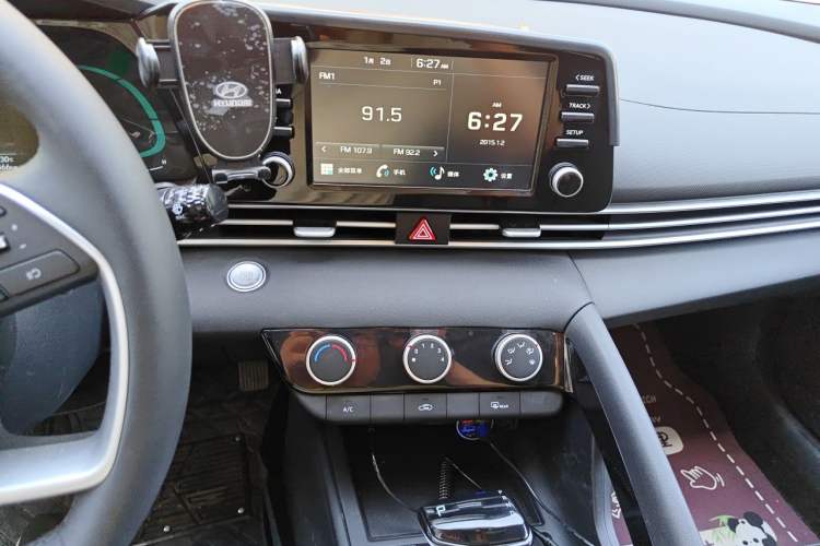 Used Hyundai Elantra 2023 1.5L CVT GLX Elite Edition Audio And AC Panel