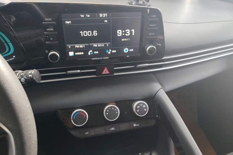 Used Hyundai Elantra 2023 1.5L CVT GLS Leading Edition Audio And AC Panel