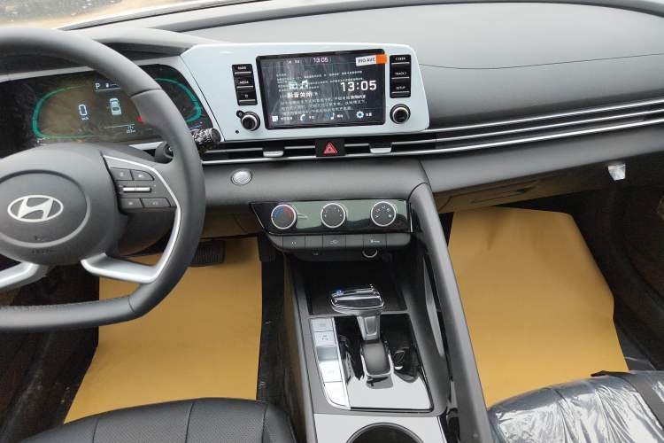 Used Hyundai Elantra 2023 1.5L CVT GLX Elite Edition Audio And AC Panel