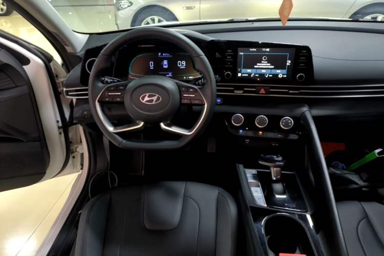 Used Hyundai Elantra 2023 1.5L CVT GLX Elite Edition Audio And AC Panel