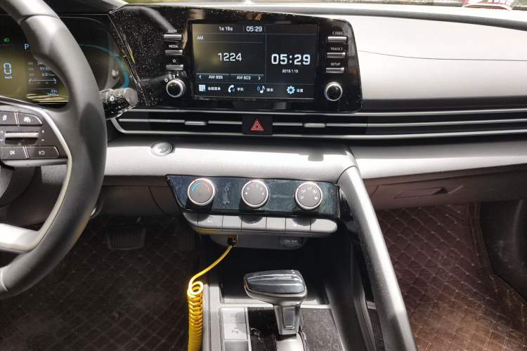 Used Hyundai Elantra 2023 1.5L CVT GLX Elite Edition Audio And AC Panel