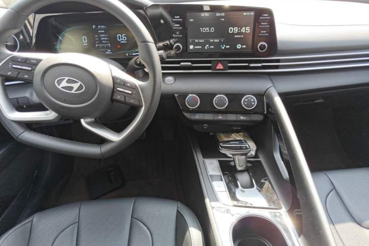 Used Hyundai Elantra 2023 1.5L CVT GLX Elite Edition Audio And AC Panel