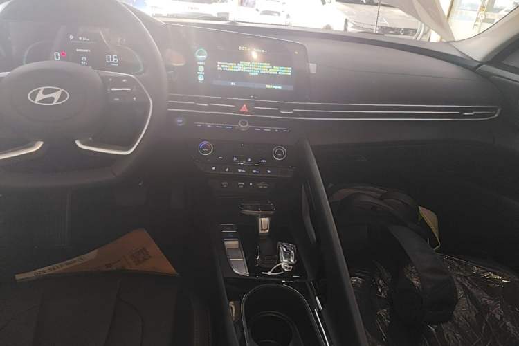 Used Hyundai Elantra 2023 1.5L CVT LUX Prestige Edition Audio And AC Panel