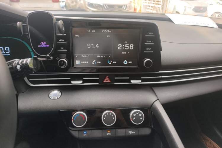 Used Hyundai Elantra 2023 1.5L CVT GLX Elite Edition Audio And AC Panel